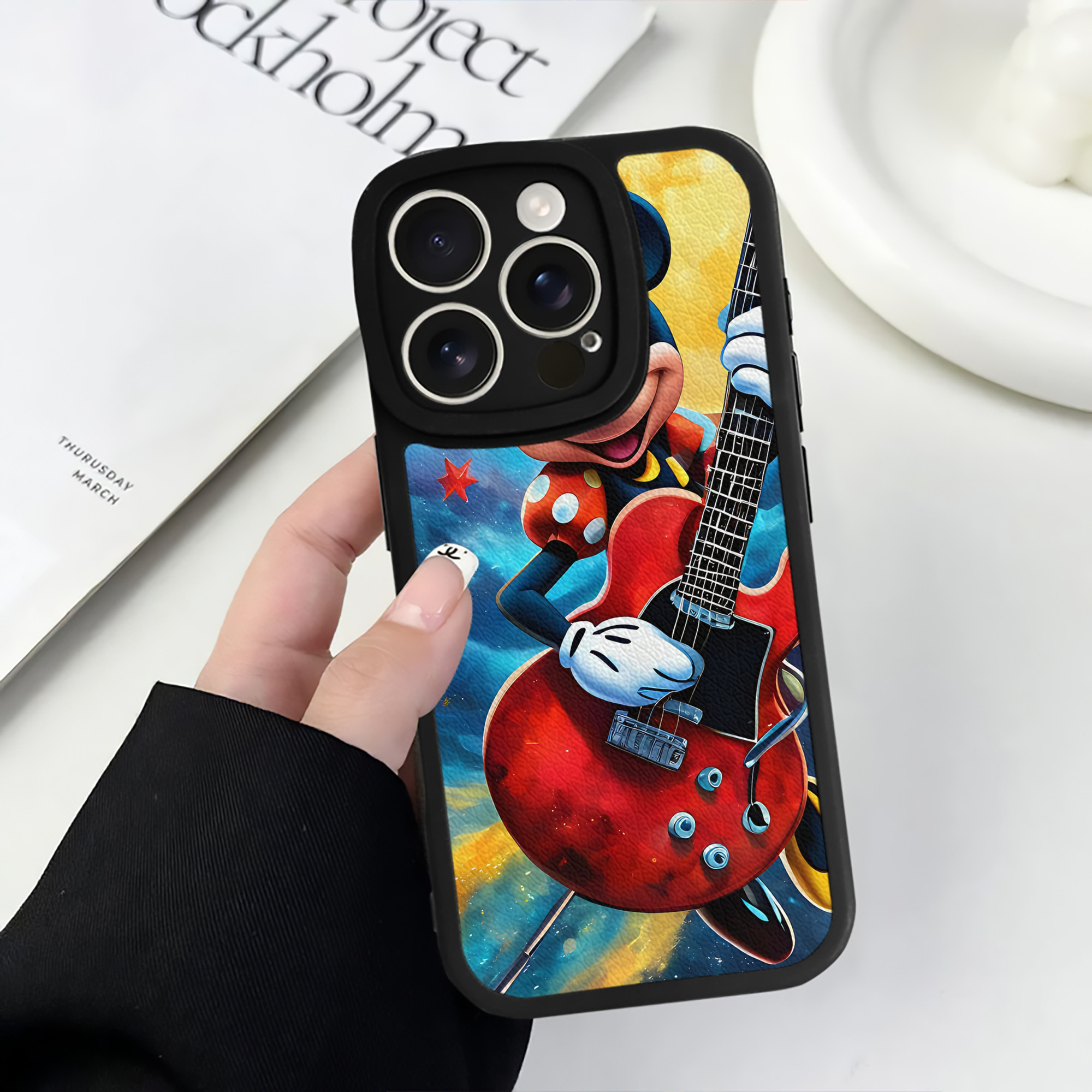 （画像用） ミッキーマウス Mickey Mouse 【iPhone 16シリーズ対応】シリコンスマホケース（レザー調） 材質：シリコン